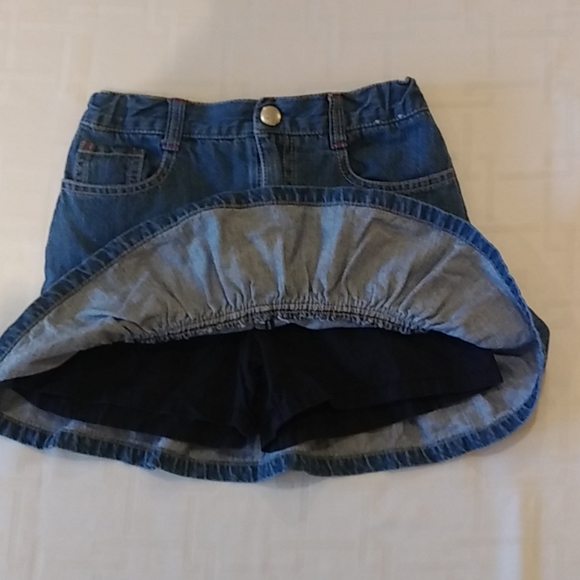 Gymboree Jean Skirt With Attached Shorts - Picture 4 of 8